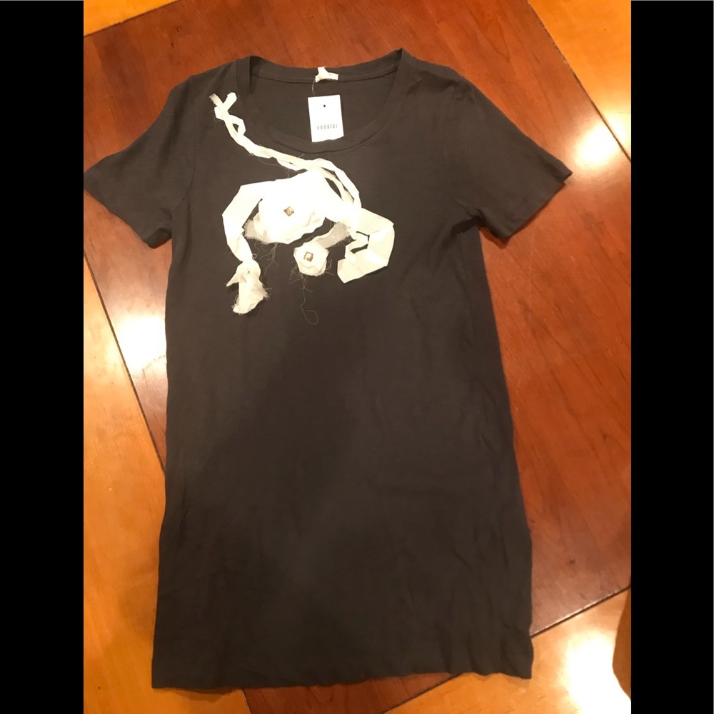 New with tags! JCrew tee. Size Small.